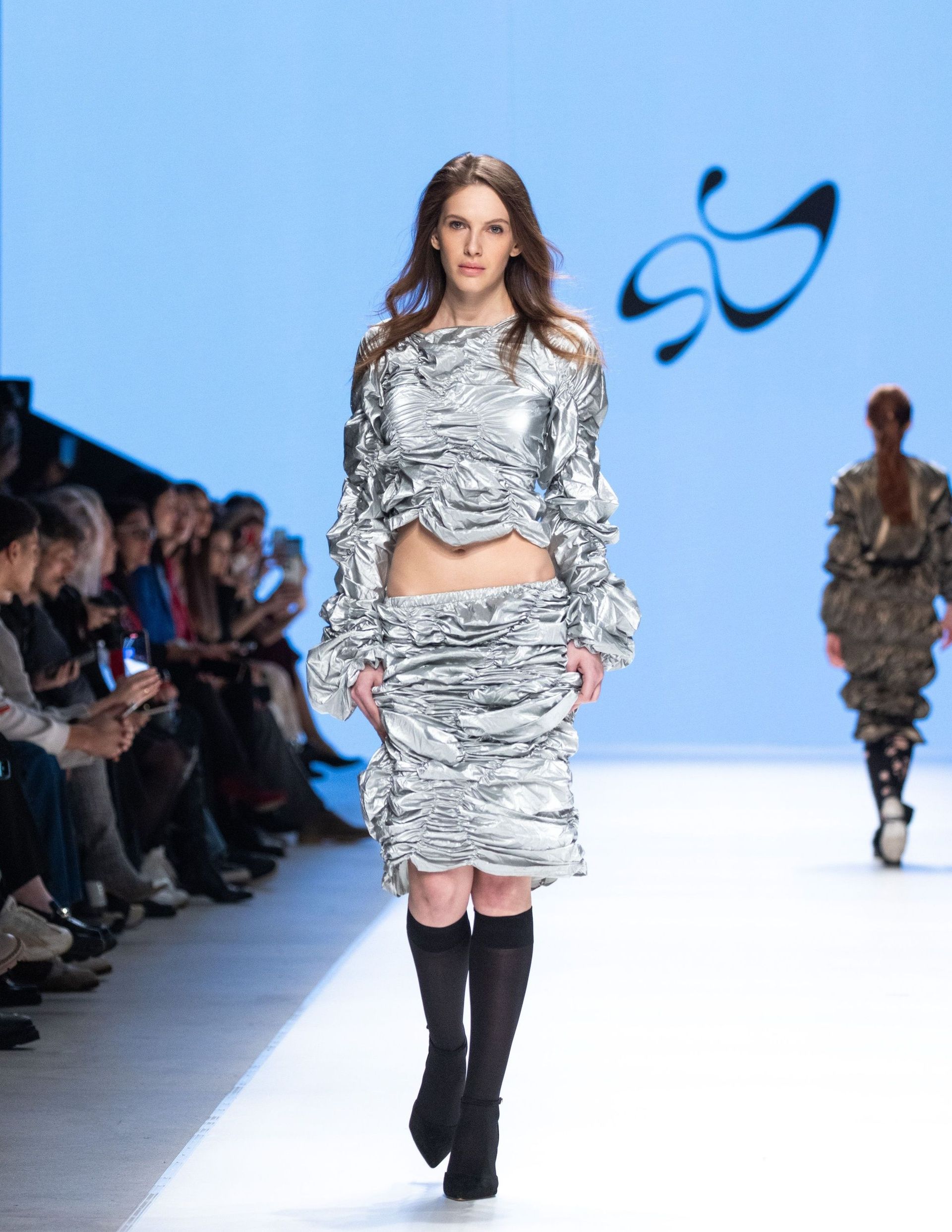 Semana de la Moda de Moscú: La elegancia latinoamericana adorna la pasarela 