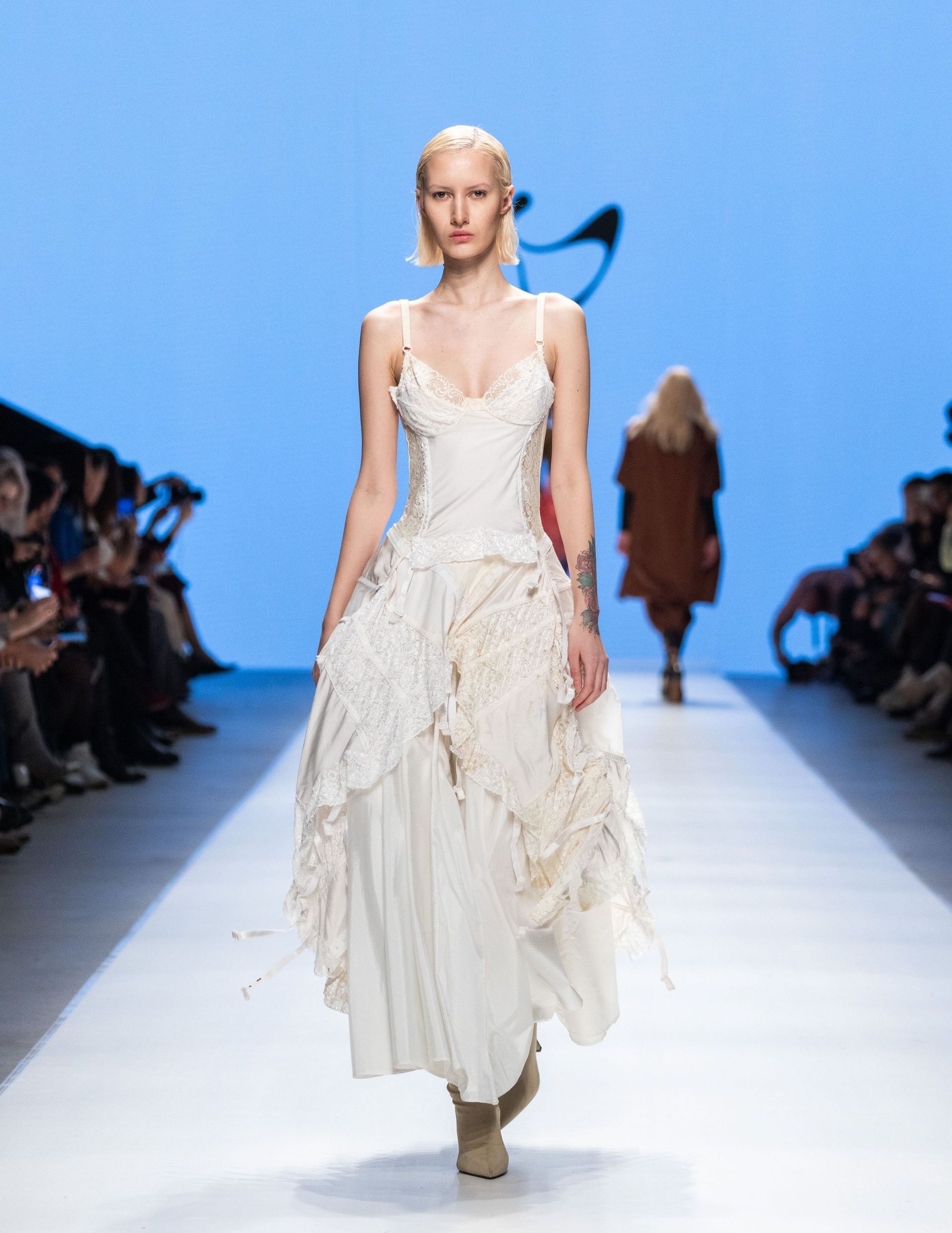 Semana de la Moda de Moscú: La elegancia latinoamericana adorna la pasarela 