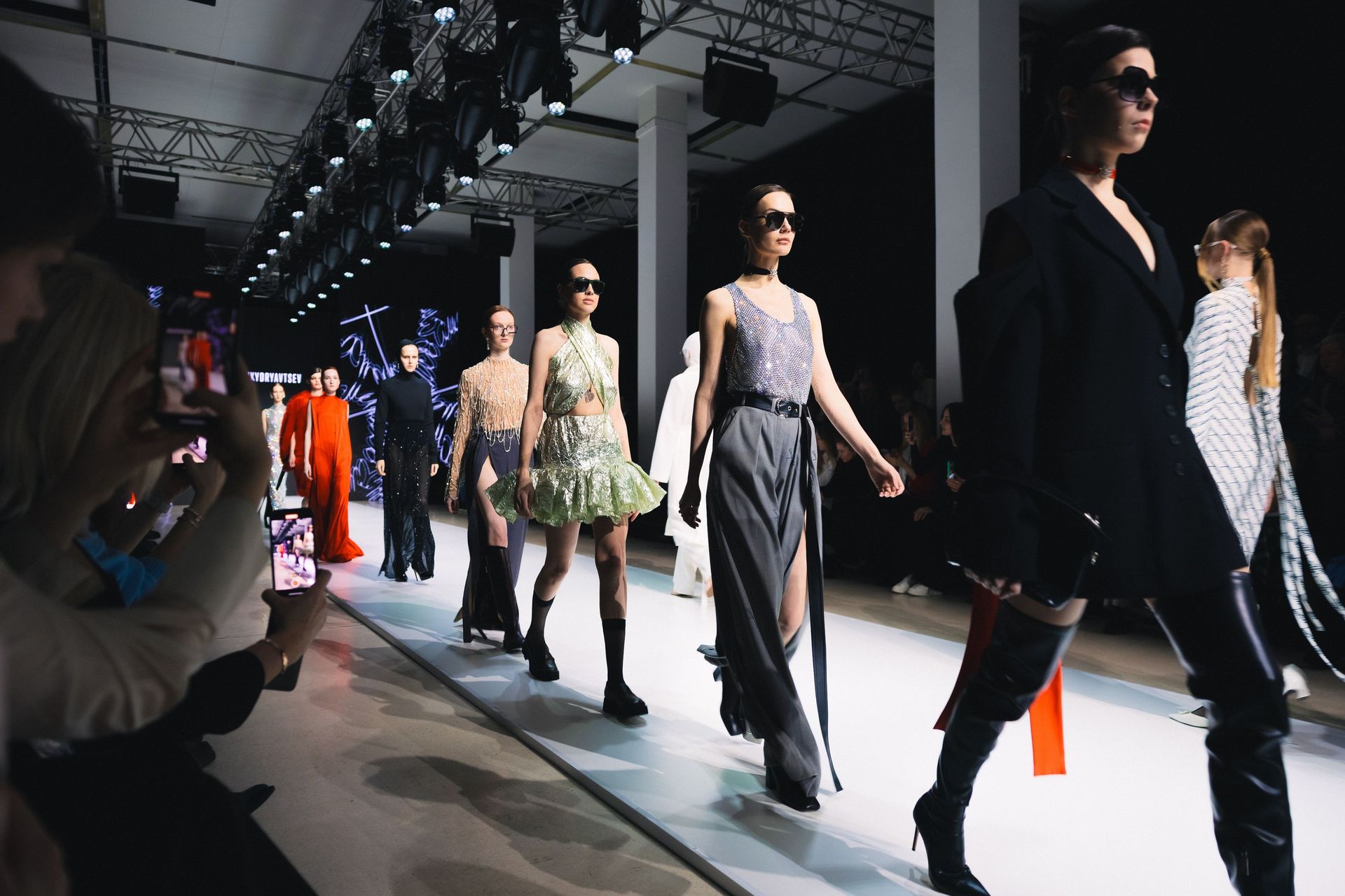 Semana de la Moda de Moscú: La elegancia latinoamericana adorna la pasarela 